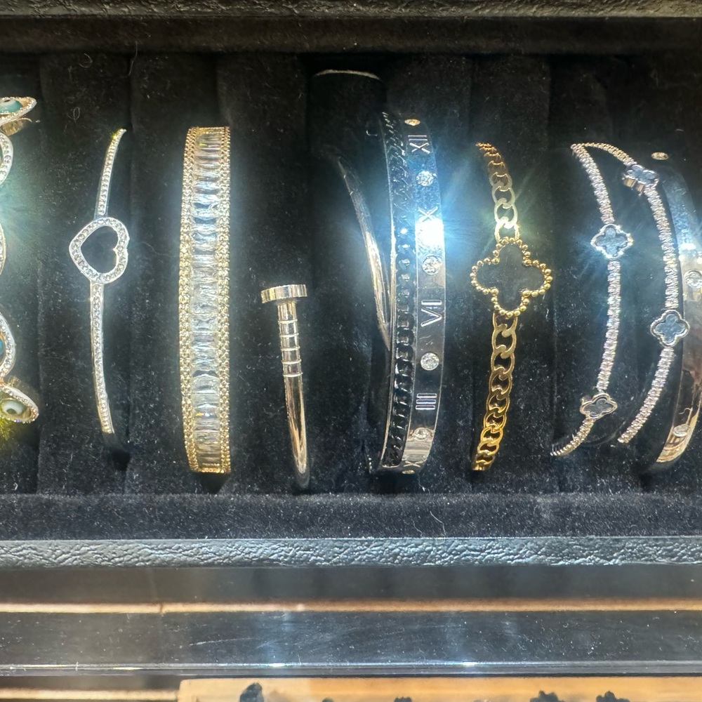 Elegant Gold and Silver Women's Bracelet Set